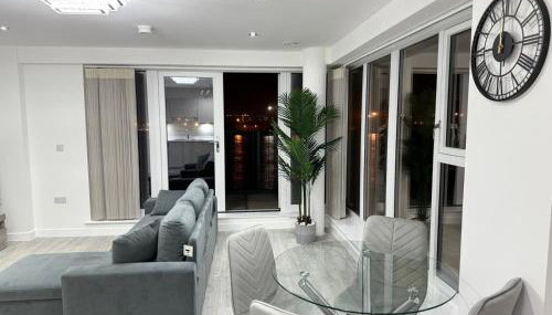 Serenity Waterfront 2 Bed Apartment - Foto 4