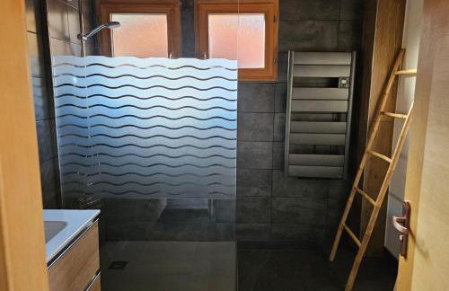 SUPERBE DEMI CHALET LUXUEUX 120M² 8 Personnes à SALLANCHES. - Foto 31