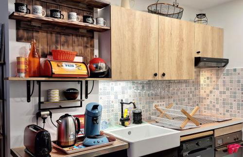 LES VAGUES, terrasse rez-de-ch, parking gratuit, lits faits, animal bienvenu et tout à pied - Foto 12