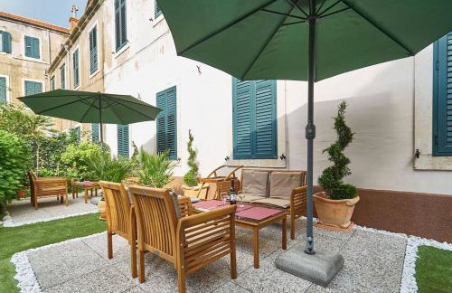 Mediteran with garden next to beach and Old Town - Foto 1