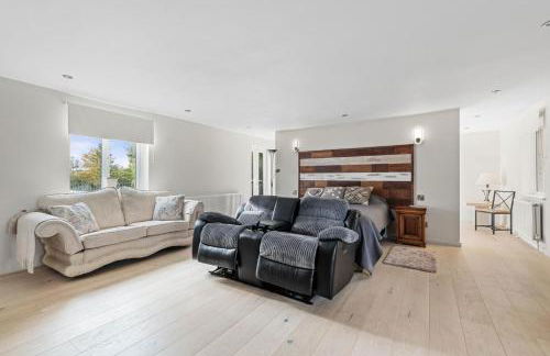 Home with Natural Mineral Spring Water near Stamford - Foto 18