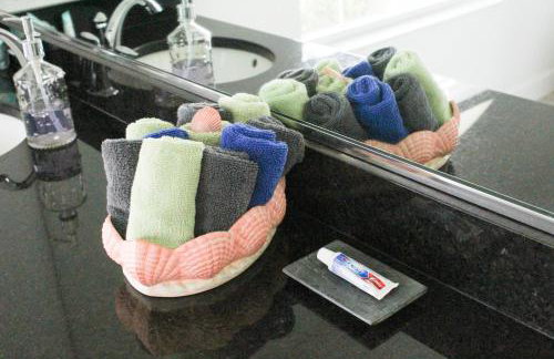 Paradise Home, Tranquil canal view 3-BDR in Golfers paradise - Foto 21