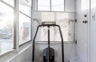 The Gold Room near downtown trains fast wifi - Photo 79