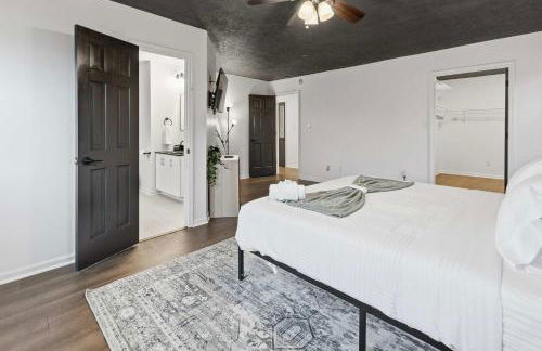 Luxury Home Near Grand Park and Wineries - Foto 42