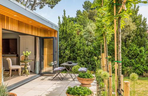 Charming Bosham Garden Lodge - Pass the Keys - Foto 33