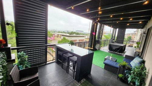 The Treehouse Spacious & Fun 2BR Retreat in the Heart of the Domain - Foto 3