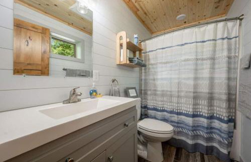 Long Lake Lookout, Dog Friendly - Photo 5