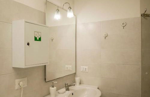 De Rosa Home Appartamento 4 posti letto, vicino al centro e al mare, con terrazza, aria condizionata, parcheggio privato e wifi - Foto 13