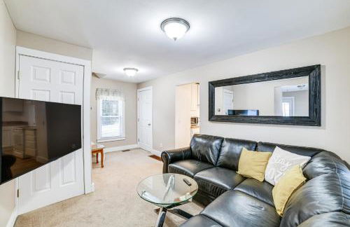 Near Hiking and Skiing Cozy Home in Cortland! - Photo 4