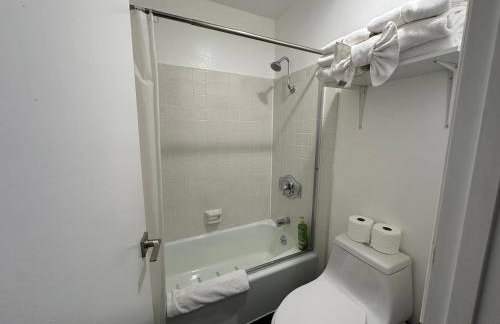 Comfy, Quiet, Condo near Lake Mary and the Village - Photo 16