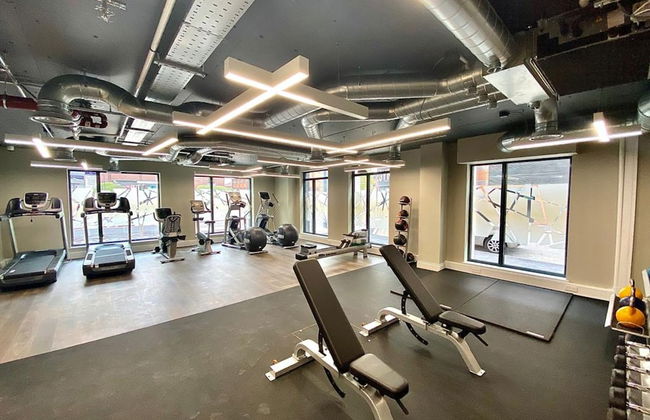 Stylish 2 Bed 2 Bath Apt in BMH City Centre - Photo 19