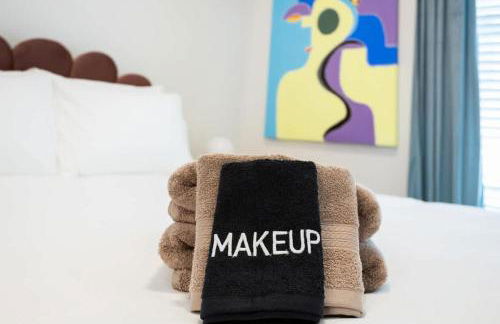 Fun & Renovated Artsy Downtown Apt Dog Friendly with Fully Fenced Backyard and Private Parking - Foto 46