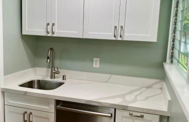 Newly renovated 1 bedroom with air conditioning and kitchenette - Foto 6