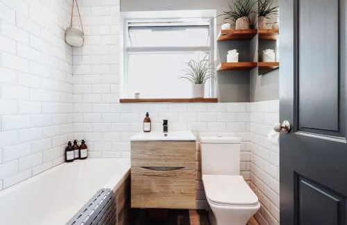 Salterns House - Coastal Escape near Sandbanks - Photo 15