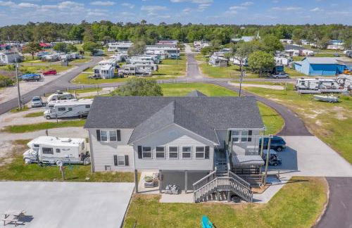 Surf City Serene Waterfront Vacation Home - Foto 7