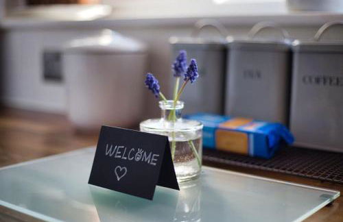 Restful and Cosy 4 Bed Home Minutes from the Beach - Foto 9