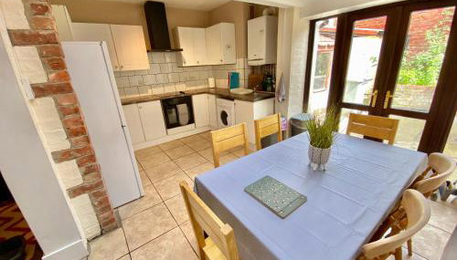 EasyRest House 1 Grantham - 6 Beds & Free Parking - Spacious & Comfy - Access to A1, Town Centre & Shops - Foto 3