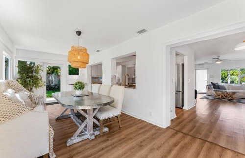 Stunning Tropical Heated Pool House Near The Beach - Foto 14