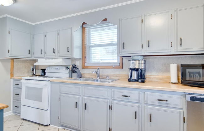 New River 3BR - Fishing, Kayaking, Hot tub, VT Game Weekends - Photo 10