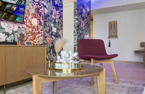 Stunning Lux 2 Bed 2 Bath with Panoramic View from Balcony - Foto 9