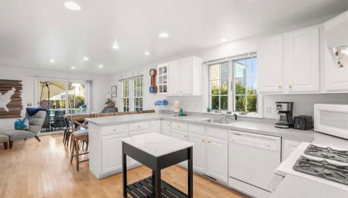 Stunning Home with Water Views - Foto 5