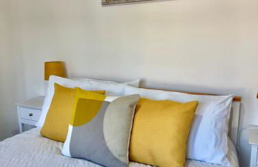 2-bedroom house in Cheltenham town centre - Photo 9