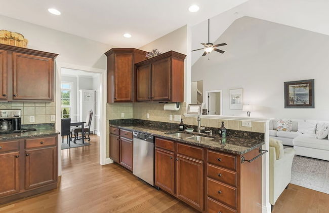 Fairview Vista by Avantstay 10 Mins to Asheville - Photo 16