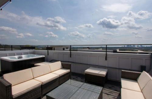 Side-by-Side Homes with Hot Tubs - Sleeps Over 20 Guests - Photo 27