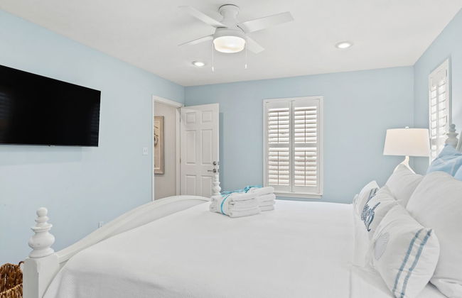 Sunshine House! 3BR 2BA Sleeps 9! Your Perfect Retreat for Comfort and Style - Foto 2
