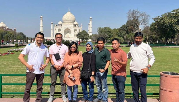 Grupo durante a visita ao Taj Mahal