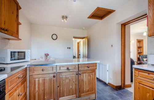 Kilbride Cottage-Uk46886 - Photo 6