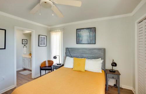 St Helena Island Retreat with Deck Walk to Beach - Foto 14