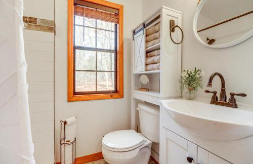 Lakefront Arkansas Home with Deck, Grill and Cornhole! - Photo 16