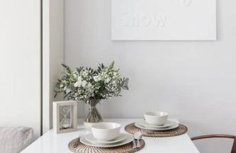 Decompress at a Serene Studio in Classic Townhouse - Foto 10