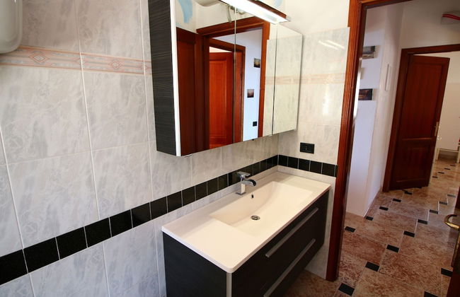 Cozy Holiday Home in Ricadi near Sea - Photo 12