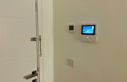 Luxury 2 Bed Apartment - River Views - Parking - Photo 21