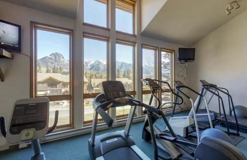 Mountain Condo w Views, Balconies and Fireplace - Foto 31