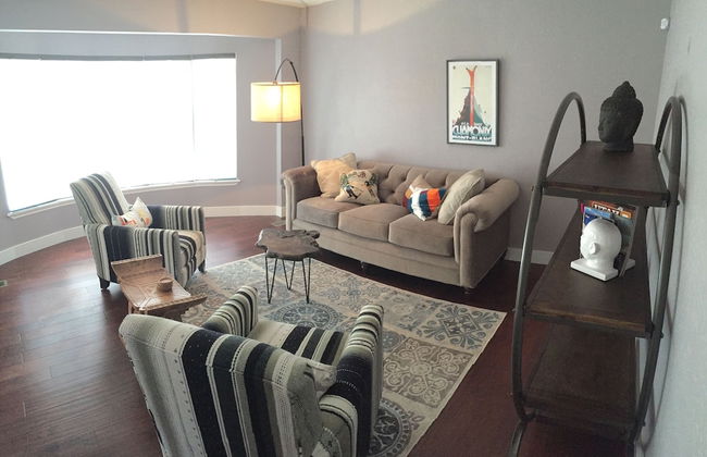 Exquisite 7-BR Home by the Mountains - Photo 13