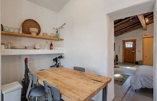 Modern Historic 1900 Adobe Bungalow in Downtown - Foto 15