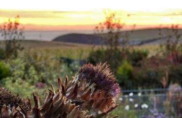 Coastal retreat with hot tub and panoramic views - Foto 28