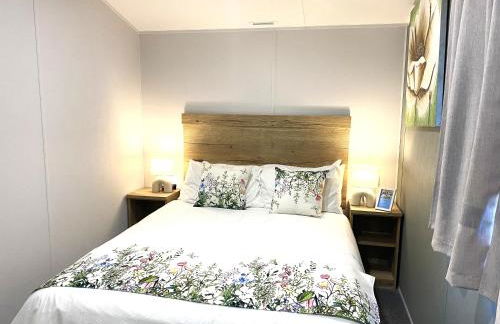 BAF Luxury Stays - Billing Aquadrome - Caravan Sleeps 8 - Photo 13