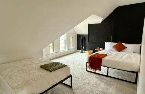 Jungle House Columbus Sleep 12 Downtown Ohio Free Parking - Near Convention Center & Nationwide Arena - 4BR Short North Luxury Home - Over 5,800 Five Star Stays - Foto 35