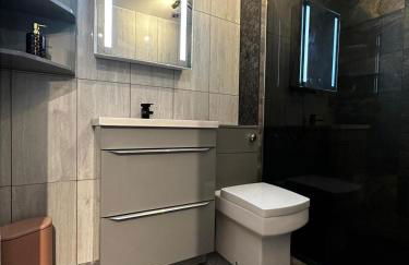 Two bed apartment with balcony Slough,Windsor,Legoland - Foto 21