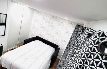 Joli studio une pièce entièrement rénové et équipé classé 2 étoiles - Foto 10