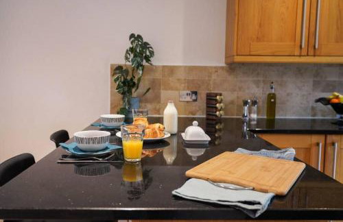 Large 4-bed house for up to 7 guests w 2x parking - Foto 12