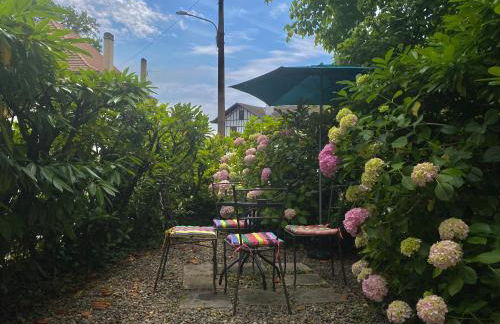 Agréable petit gîte avec jardinet et piscine - Foto 11