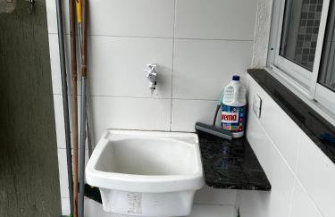 Apartamento em Condomínio Beverly Hills Praia de Vista Linda - Bertioga com Estacionamento e Piscina - Foto 17