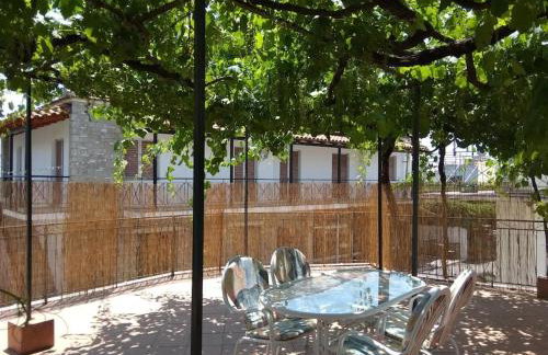 Ευχάριστο σπίτι με ωραίο κήπο - Foto 20