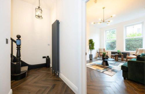 Stunning Luxury Spacious Holiday Home - 5 Bedrooms - Rest & Recharge in Manchester - Foto 13