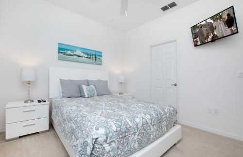 Large family friendly Vacation Home, Private Pool, Golf course location, Nr Orlando Disney Parks Florida - Photo 15